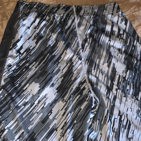 Nike Dry Fit Basketball Shorts-Large (Boys) - Picture 6 of 6